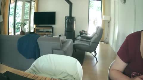 woodwurm and Snoeske online show from September 15, 2025, 12:16 pm