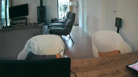 woodwurm and Snoeske online show from November 9, 2025, 7:28 am