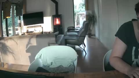 woodwurm and Snoeske online show from February 15, 2026, 7:51 am