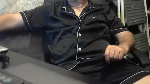 Snapshot of worldpolo1 chatting on November 4, 2025, 3:27 am Matt online show from November 4, 2025, 3:27 am