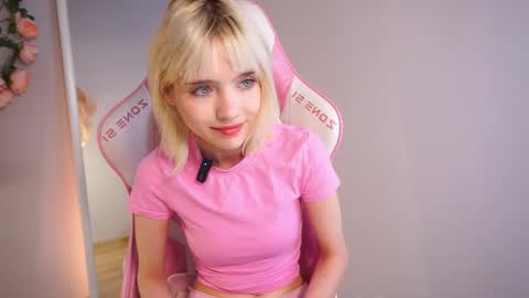 wow_angel online show from May 17, 2026, 6:11 am