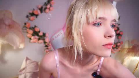 wow_angel online show from May 22, 2026, 5:36 am