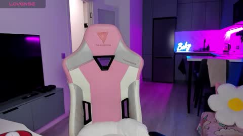 Emi online show from February 4, 2026, 4:07 am