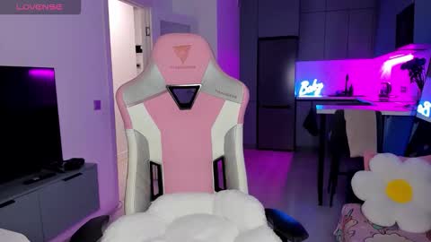 Emi online show from February 5, 2026, 3:00 am