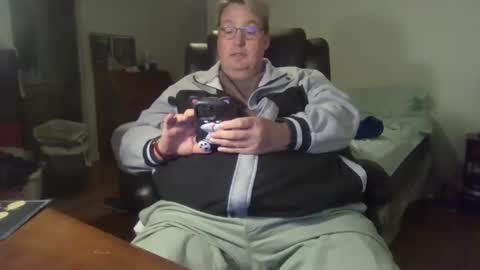 Wren online show from November 24, 2025, 4:23 am