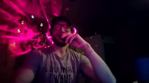 wyiatt online show from March 28, 2026, 6:24 am