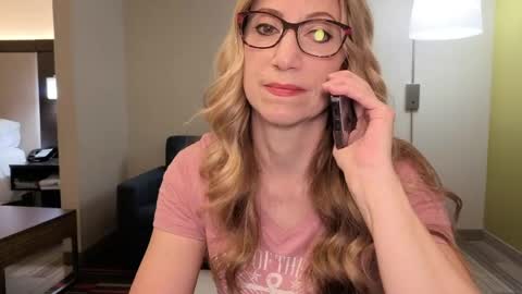 Snapshot of wynfreya chatting on May 20, 2026, 12:11 pm Wyn online show from May 20, 2026, 12:11 pm