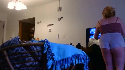 x2kayx2 online show from April 1, 2026, 2:36 pm