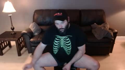 Snapshot of x69xsmilyx69x chatting on January 19, 2025, 1:32 am Kevin online show from January 19, 2025, 1:32 am