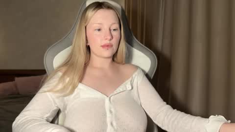 eva online show from October 30, 2025, 5:46 pm