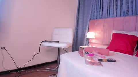 x_milu online show from February 14, 2025, 11:53 am