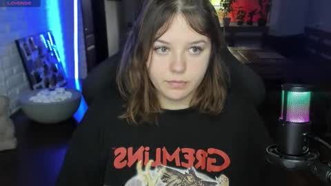 LOVE NERDS ONLY online show from October 7, 2025, 4:31 am