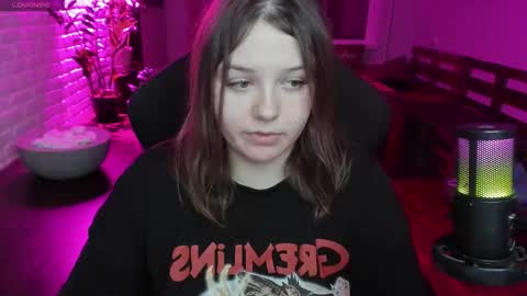 LOVE NERDS ONLY online show from December 5, 2025, 1:03 am