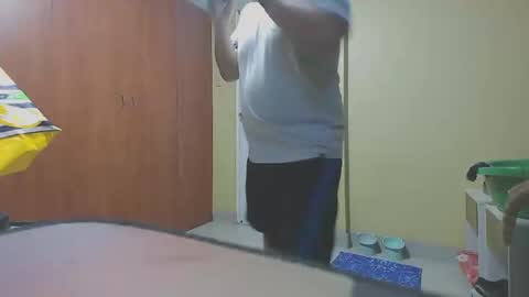 Snapshot of xadrianx94 chatting on February 20, 2025, 2:18 am Adrin online show from February 20, 2025, 2:18 am