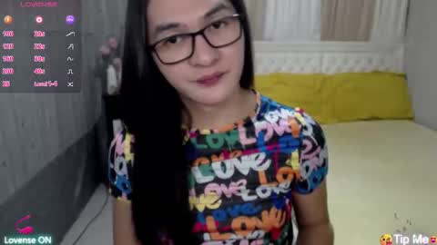 xasiantrnaslover online show from November 15, 2025, 12:19 am