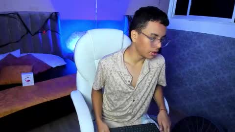 xavier fox   online show from October 28, 2025, 5:11 am