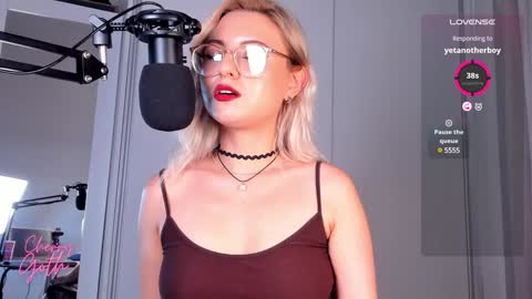 Snapshot of xcherrygoth chatting on February 7, 2025, 6:56 pm Cherry Goth online show from February 7, 2025, 6:56 pm