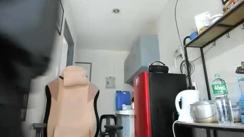 xdreamangel online show from December 14, 2025, 4:18 am