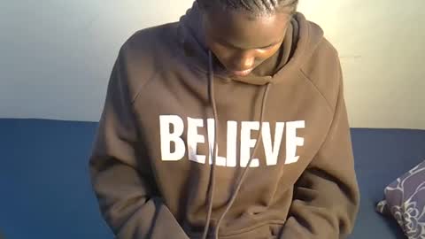 xeenah online show from March 8, 2026, 2:04 am