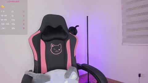 Snapshot of xemily_hardy chatting on March 3, 2025, 3:08 am Kanae. online show from March 3, 2025, 3:08 am