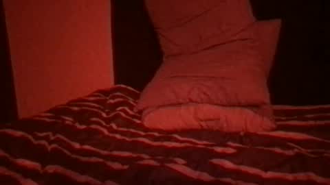 Snapshot of xesbeth0 chatting on November 18, 2025, 4:17 am xesbeth0 online show from November 18, 2025, 4:17 am