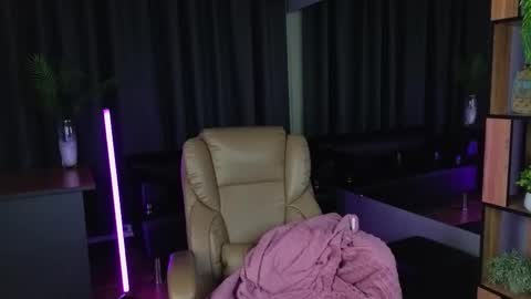 Ann online show from November 11, 2025, 8:31 pm