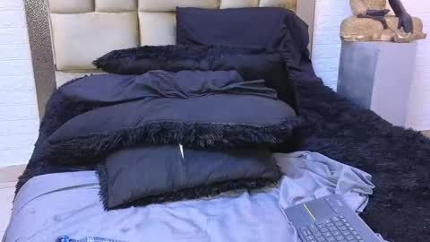 ximena online show from February 1, 2025, 8:18 am