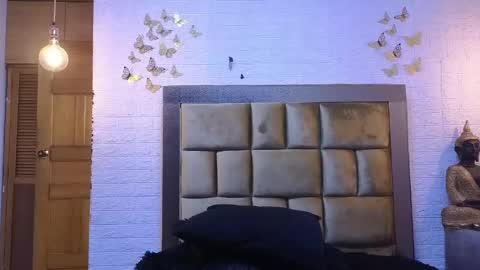 ximena online show from February 28, 2025, 8:42 am