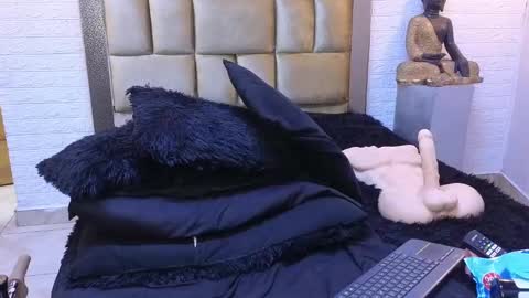 ximena online show from March 1, 2025, 8:34 am