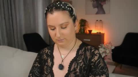 Snapshot of ximenna_cruz_ chatting on February 21, 2026, 1:01 pm Xime Independent Artist online show from February 21, 2026, 1:01 pm