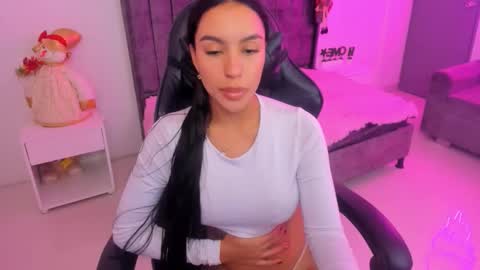 xiomara_cortes online show from December 19, 2025, 7:32 pm