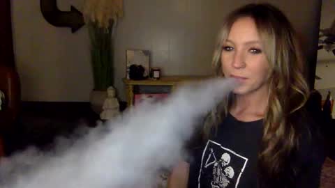 xLacyy online show from December 3, 2024, 3:52 am