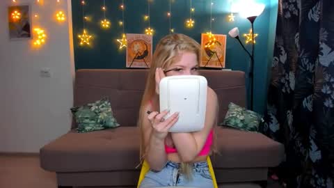 Chloe online show from January 13, 2025, 8:05 am