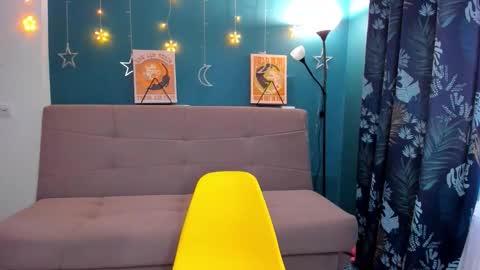 Chloe online show from January 15, 2025, 8:09 am