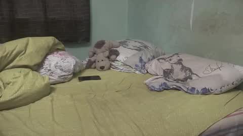 Luna online show from October 19, 2025, 4:02 am