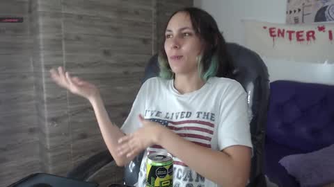 lunna online show from December 9, 2024, 7:50 pm