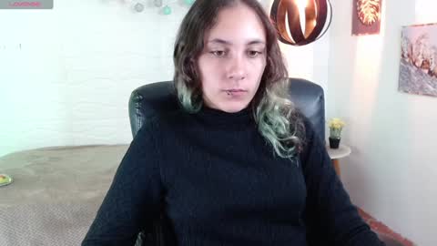 lunna online show from January 6, 2025, 1:41 pm