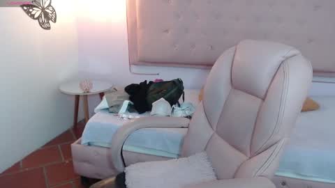 lunna online show from January 25, 2025, 12:06 am