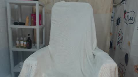 Maxie online show from April 4, 2026, 11:29 am