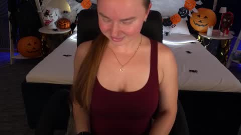 Monica online show from November 1, 2025, 1:24 pm