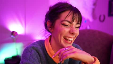 Bella Bondai online show from December 30, 2024, 12:20 pm