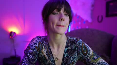 Bella Bondai online show from February 9, 2025, 9:05 am