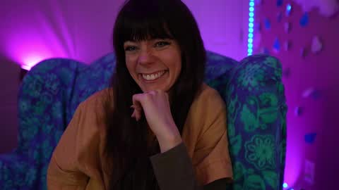 Bella Bondai online show from March 4, 2025, 3:44 am