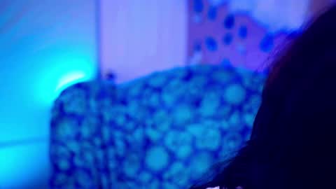 Bella Bondai online show from September 17, 2025, 10:39 am