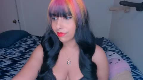 Snapshot of xocurvyrae chatting on December 18, 2024, 12:54 am Rae online show from December 18, 2024, 12:54 am