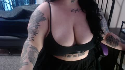 xorileyschembri online show from February 7, 2025, 1:04 am