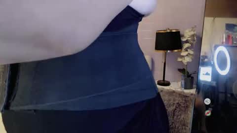 xsabbylicious69 online show from February 18, 2026, 5:47 am