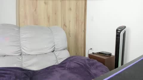 Hellen Sofia instagram hellen5546 online show from April 1, 2026, 12:39 pm