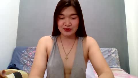 Snapshot of xsweetiemajax chatting on September 15, 2025, 10:32 pm HI IM PAULINE online show from September 15, 2025, 10:32 pm