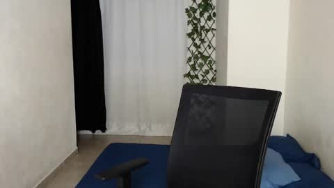 Snapshot of xtranherr chatting on February 16, 2025, 12:19 am xtranherr online show from February 16, 2025, 12:19 am